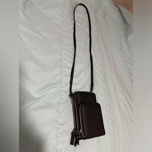 Cross body handbag-Black